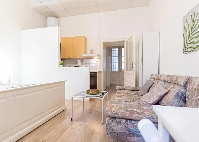 Stylish Small & Cozy - Ideal For Longstays * Viena