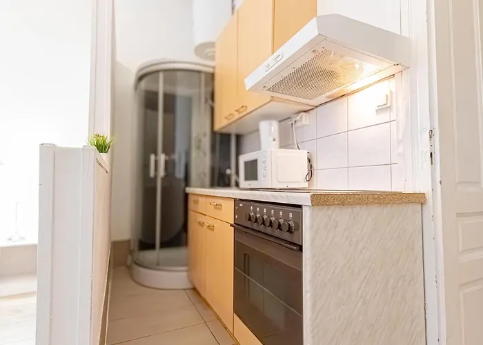 Stylish Small & Cozy - Ideal For Longstays *