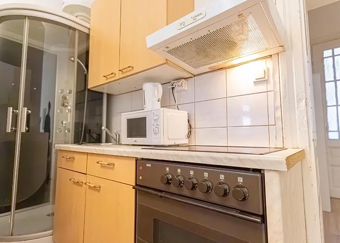 Stylish Small & Cozy - Ideal For Longstays